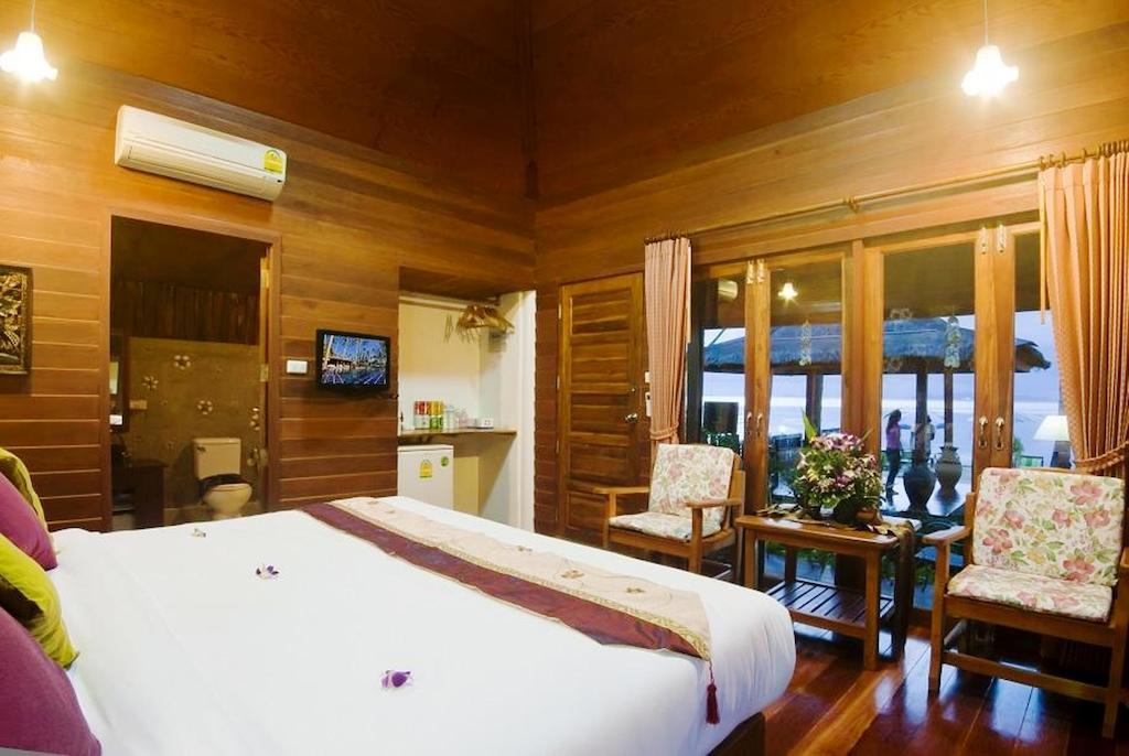 Lipa Bay Resort Lipa Noi Exterior photo